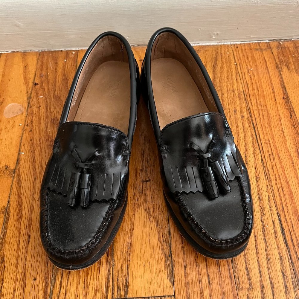 Women's Bass Weejuns loafers, black, size 8 wide